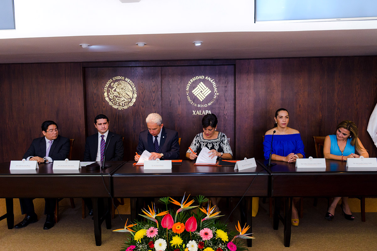 6 / 12 - Se firma convenio con el Poder Legislativo del Estado de Veracruz