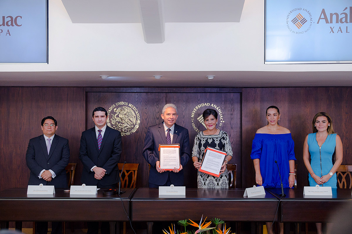 8 / 12 - Se firma convenio con el Poder Legislativo del Estado de Veracruz