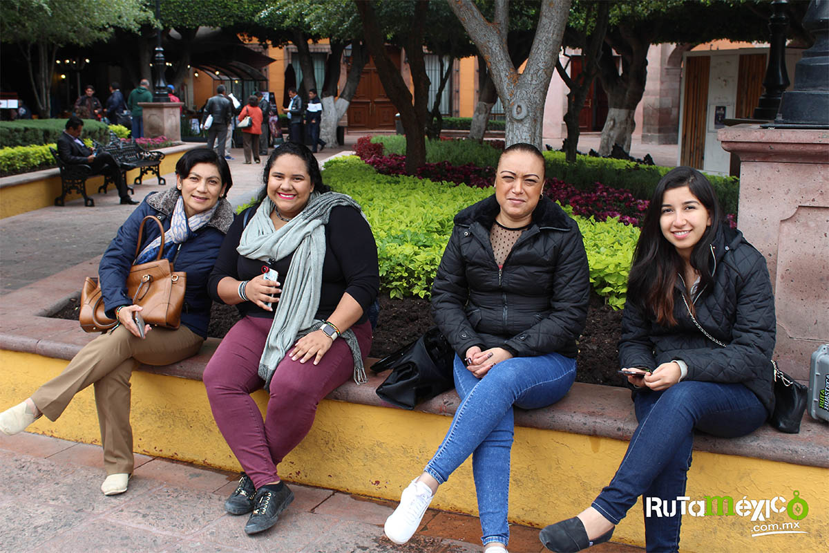 8 / 12 - Alumnos de Economía y Negocios viajaron a Querétaro