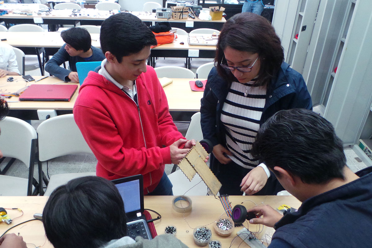 7 / 8 - El Primer Foro IngeniA da grandes resultados con la Comunidad Estudiantil