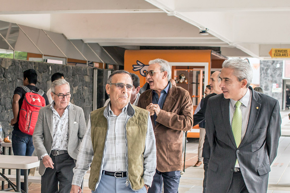 4 / 15 - Inauguración del Aula Magna Santo Tomás de Aquino