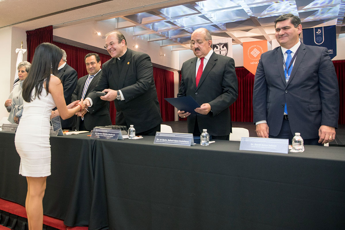 3 / 11 - 64 Alumnos de la Red Anáhuac reciben Premio CENEVAL EGEL a la Excelencia