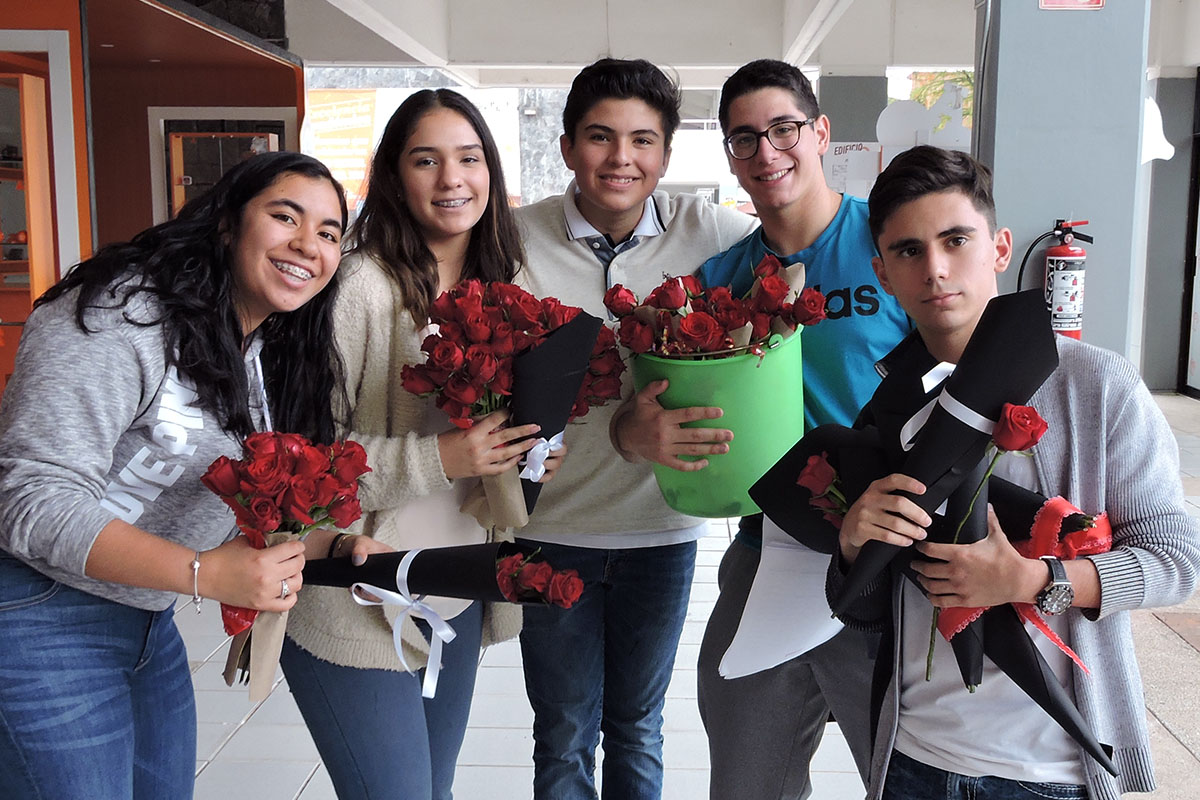 1 / 7 - Grupos Estudiantiles en el Día del Amor y la Amistad