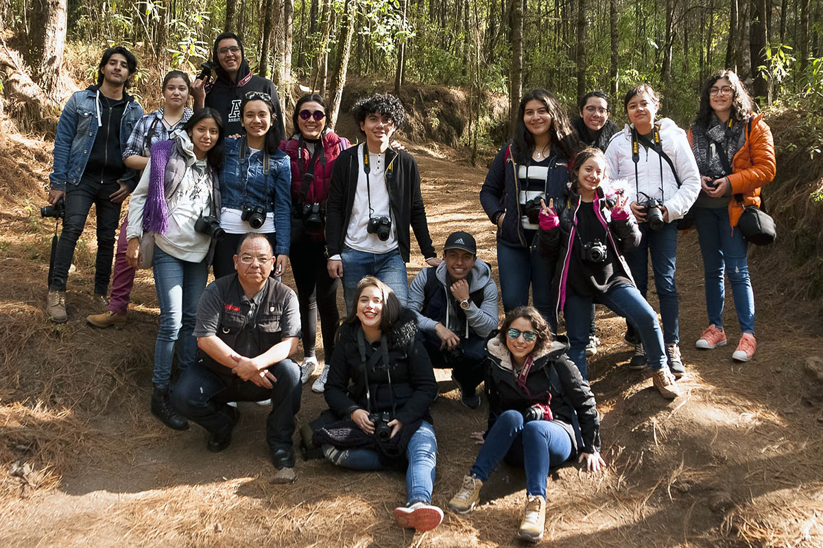 1 / 12 - Alumnos de los Talleres de Fotografía de viaje por Valle de Bravo