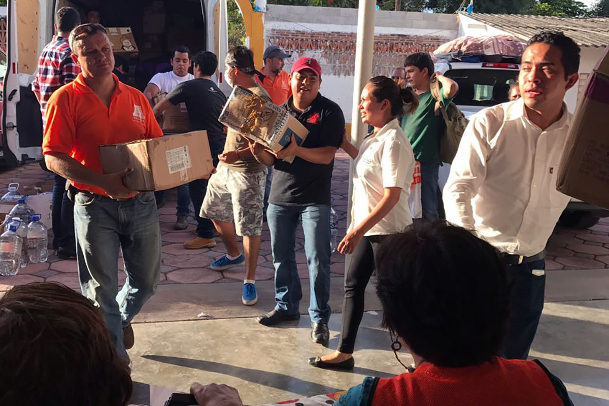 4 / 4 - Brigada Anáhuac entrega en Morelos y Puebla 4 toneladas de víveres