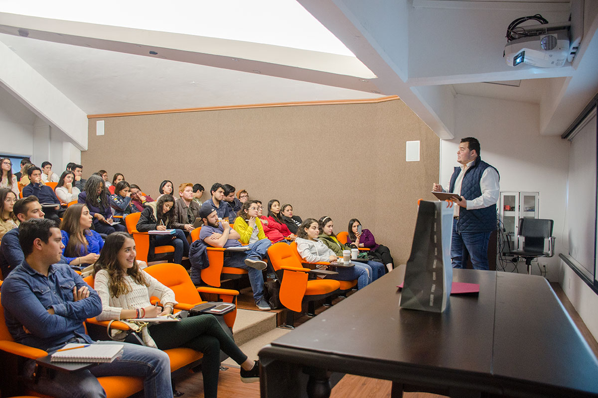 2 / 3 - Conferencia 3E: Estudiante Emprendedor Empresario