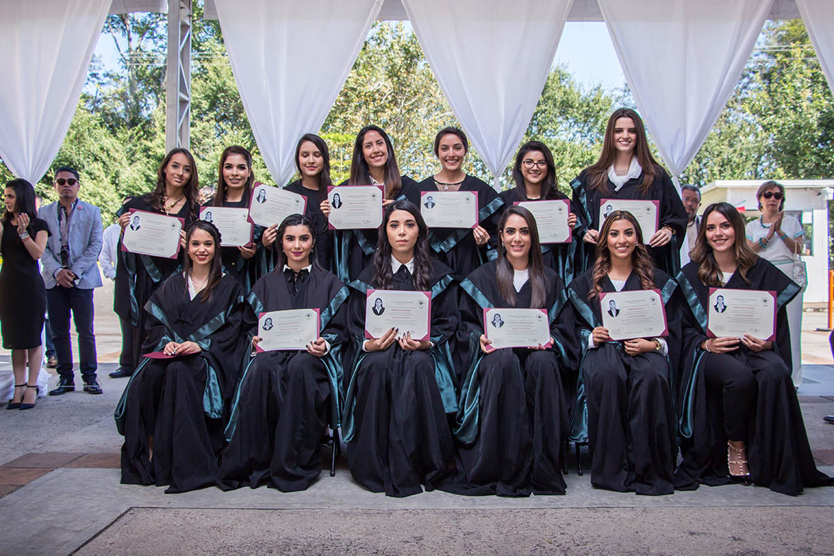 14 / 24 - Ceremonia de Conferimiento de Grado