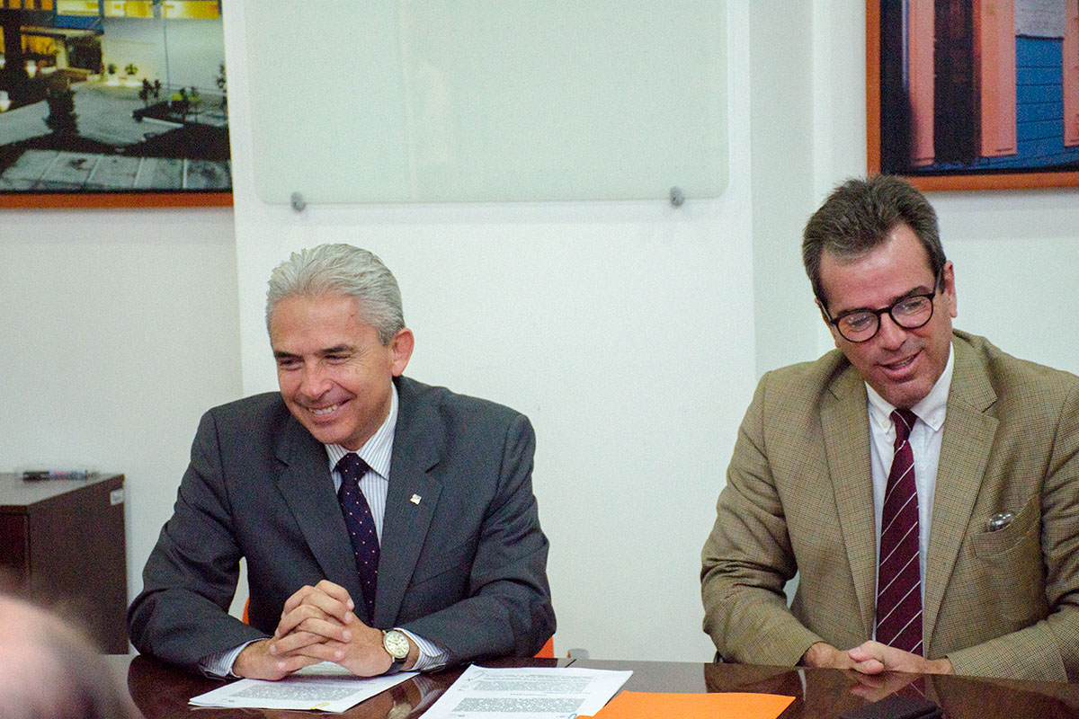 7 / 8 - Universidad Anáhuac firma convenio con el Hospital Ángeles