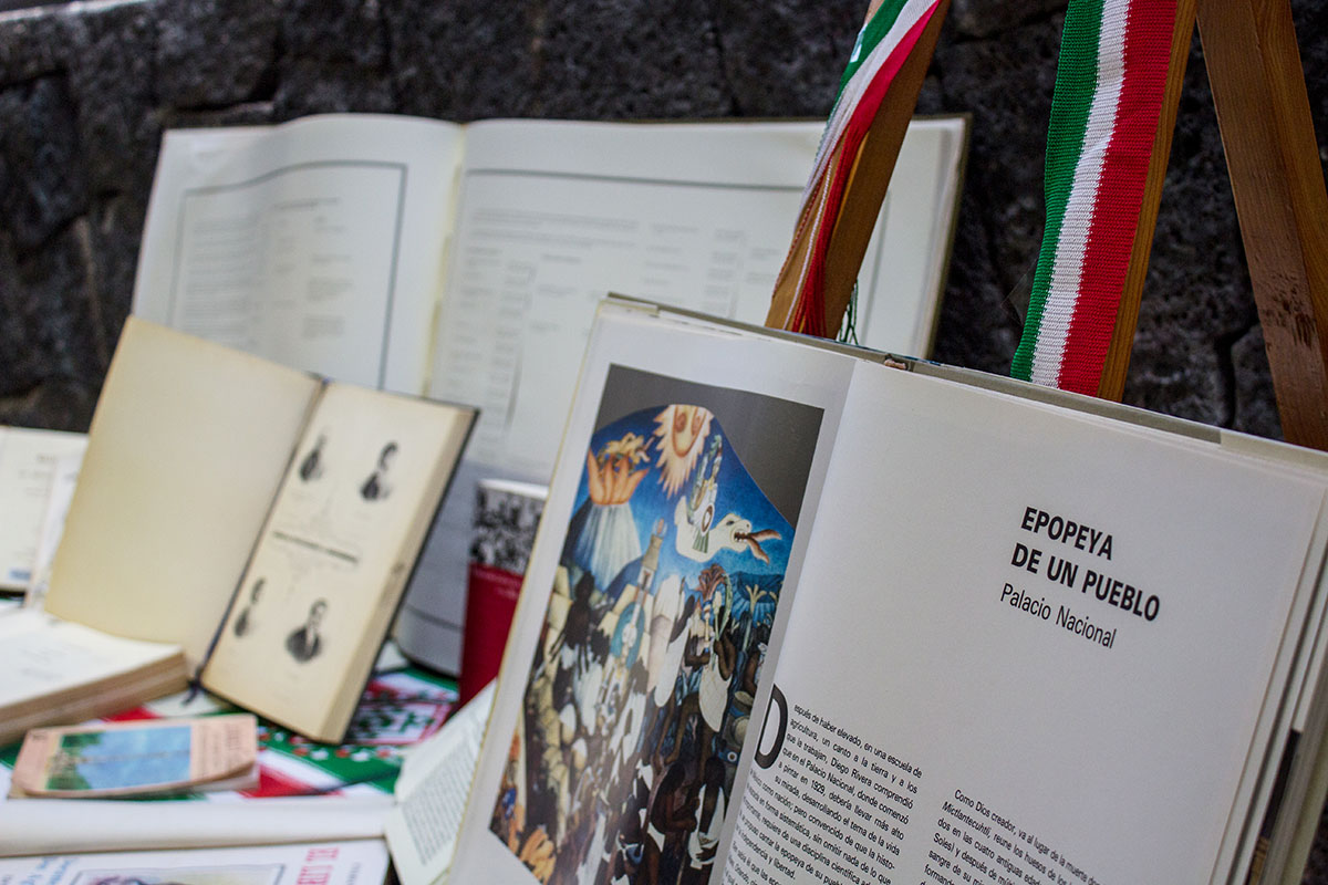 1 / 4 - Exhibición de Libros de la Independencia de México