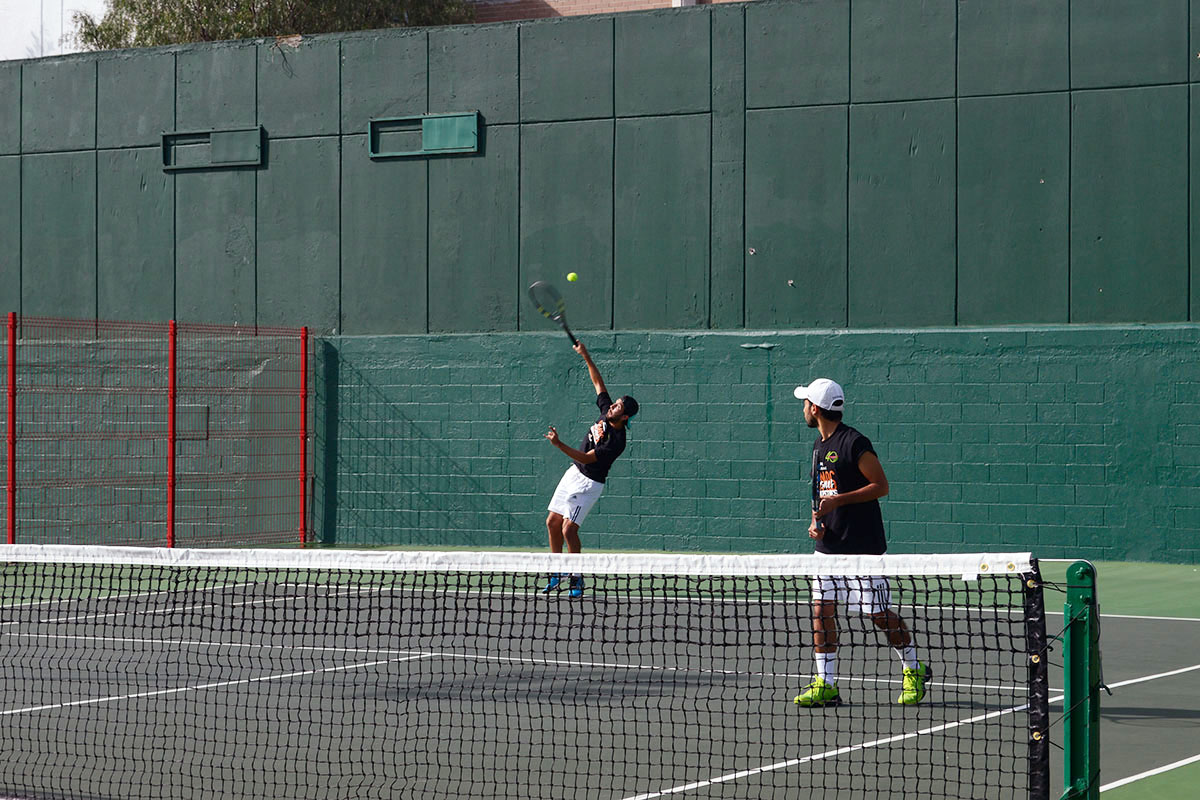 2 / 8 - Representativo de Tenis en la Primera Etapa CONADEIP