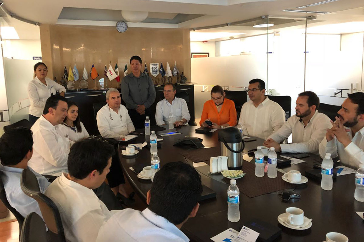 2 / 4 - Autoridades de la UAX visitan Recinto Portuario de Veracruz