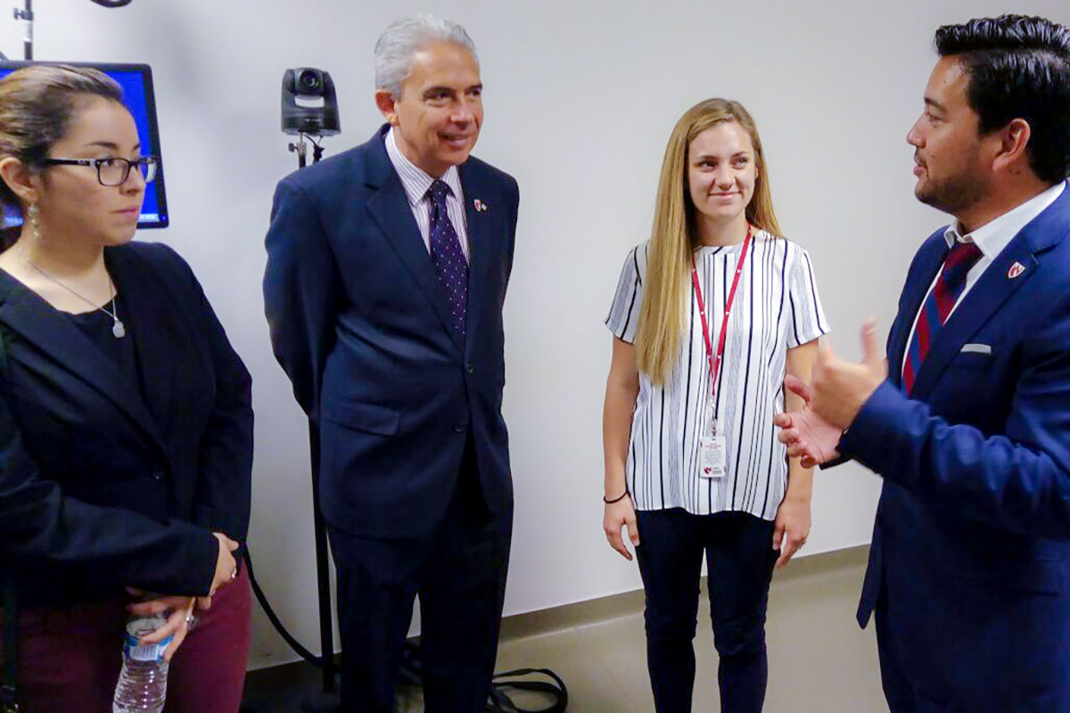 2 / 4 - Exitosa visita de nuestro Rector a la Universidad de Nebraska