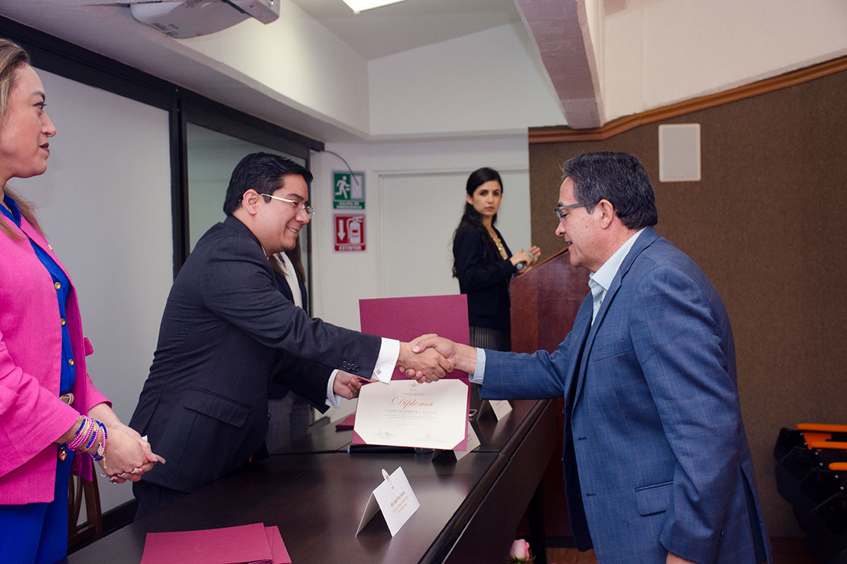 2 / 6 - Clausura del Diplomado en Finanzas para los Negocios