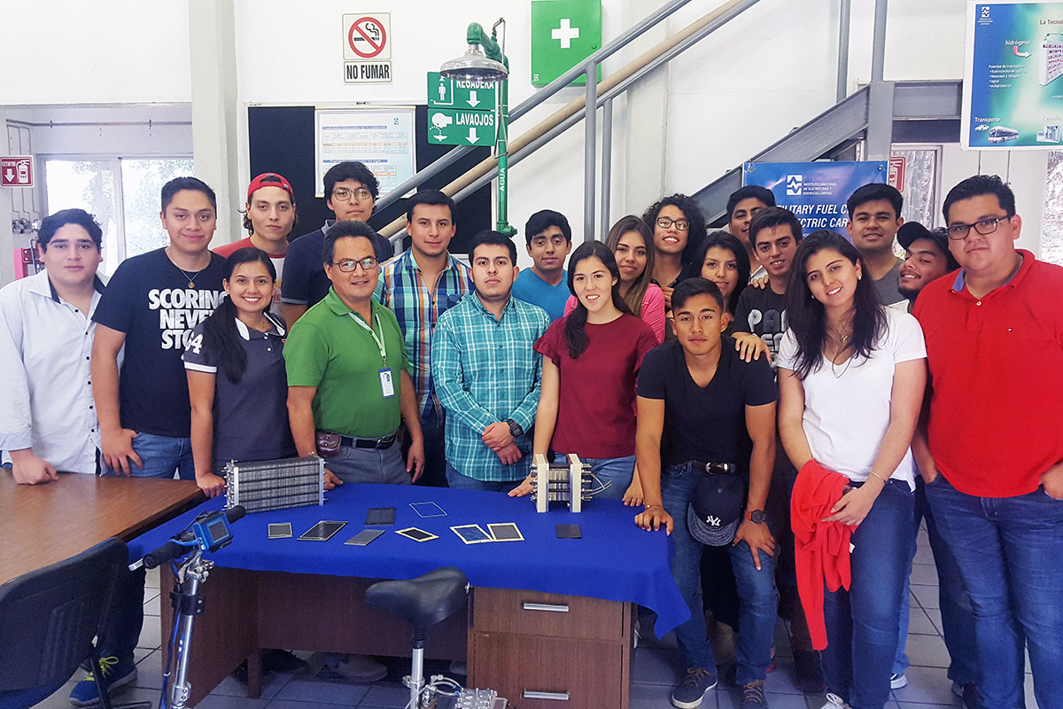1 / 6 - La Escuela de Ingeniería realizó viaje a Cuernavaca y Querétaro