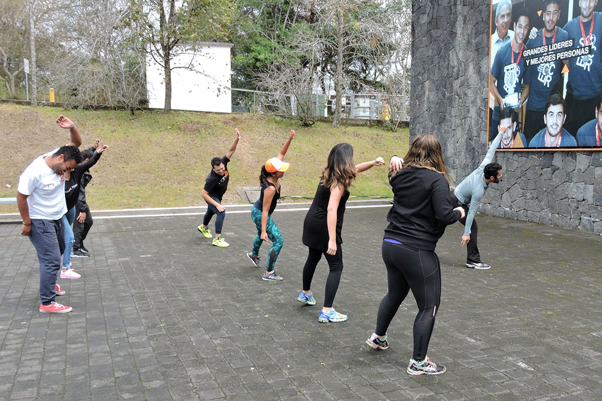 1 / 4 - Clase de Zumba en la Semana de la Salud