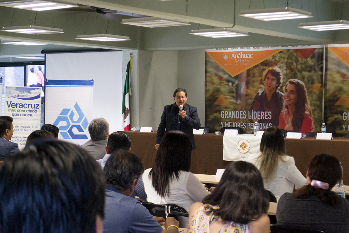 7 / 8 - Empresarios participan en firma de Convenio y Conferencia Magna