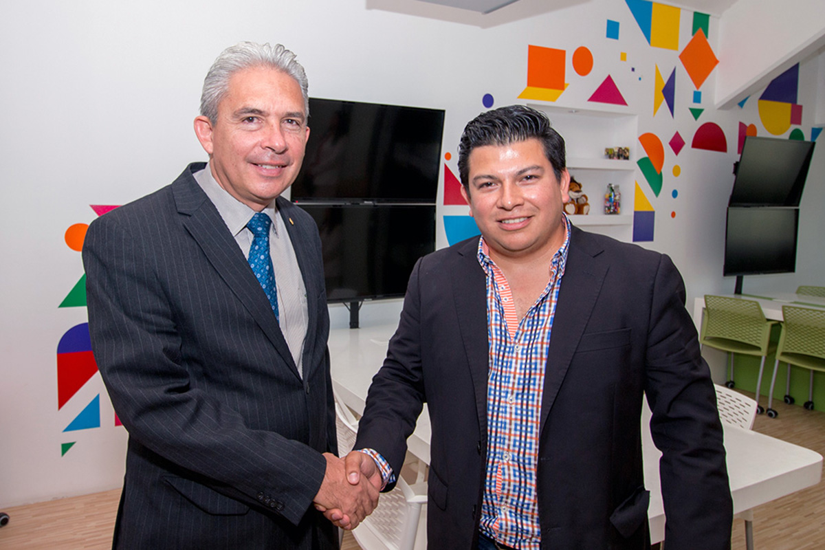 1 / 5 - Firma de convenio con NH Mercado Global, líder empresarial en Veracruz