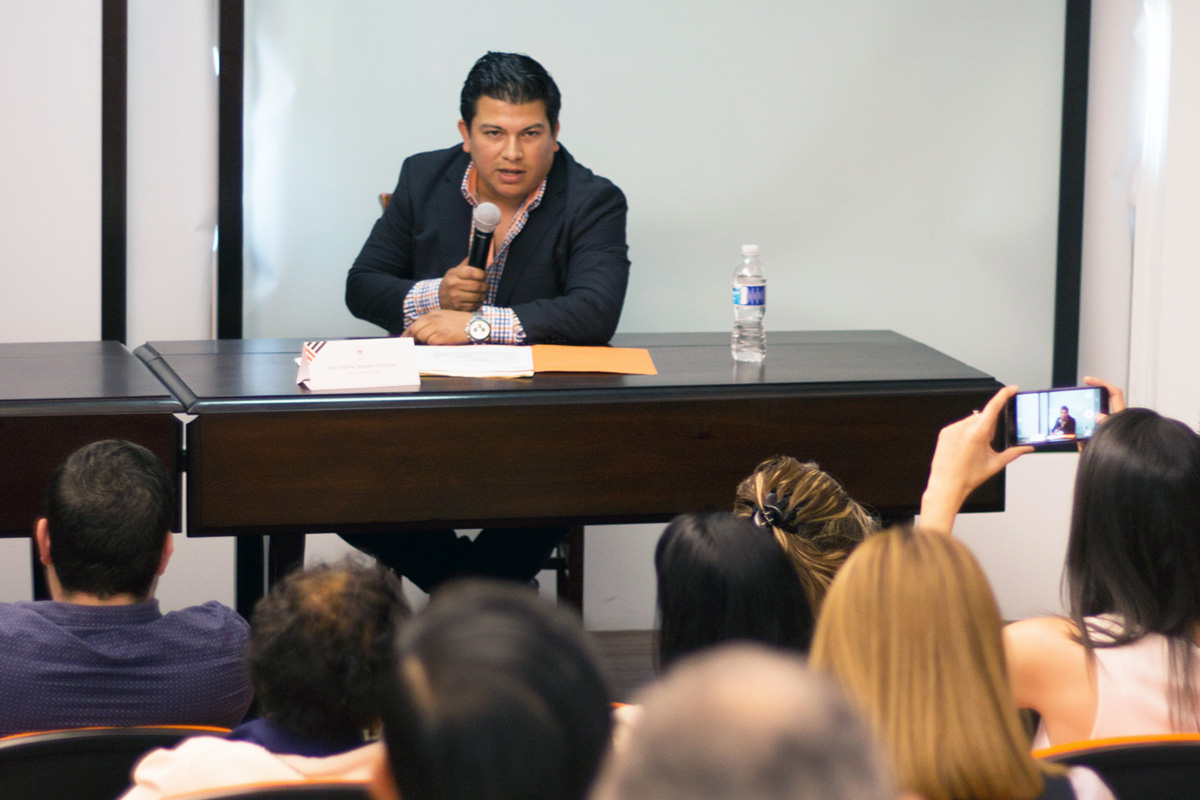 3 / 5 - Firma de convenio con NH Mercado Global, líder empresarial en Veracruz