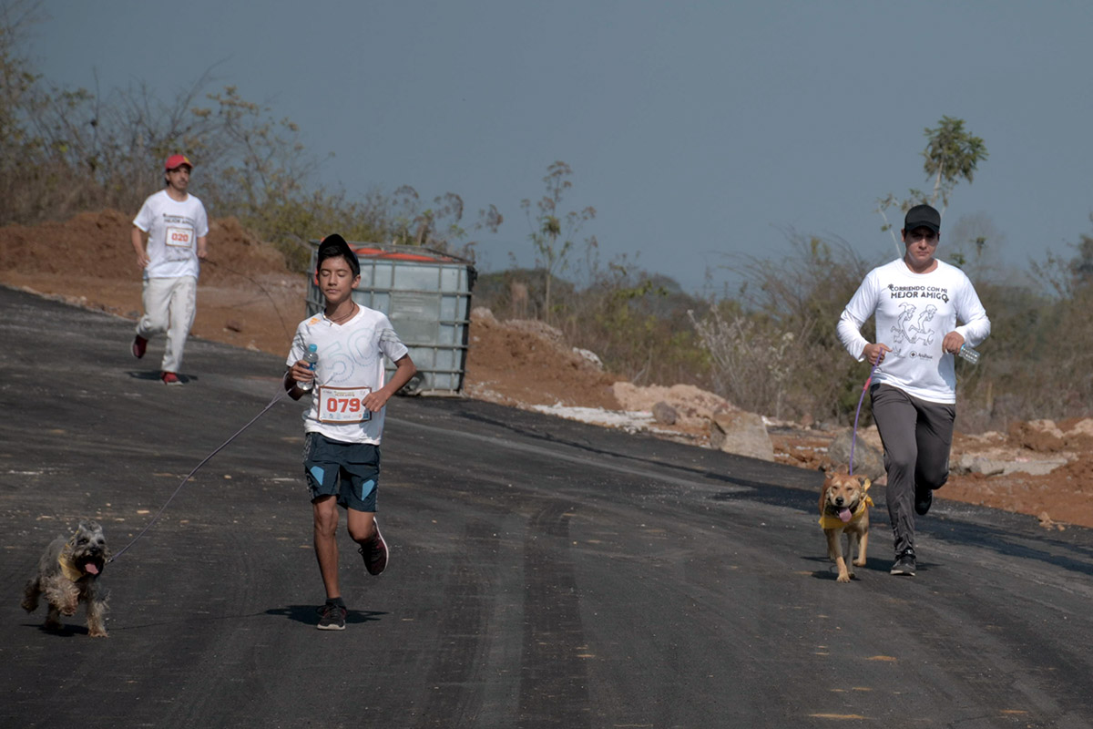 11 / 36 - Corriendo con mi Mejor Amigo: Una Carrera con Causa