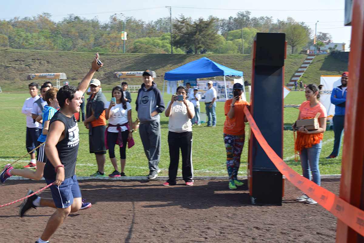 19 / 36 - Corriendo con mi Mejor Amigo: Una Carrera con Causa