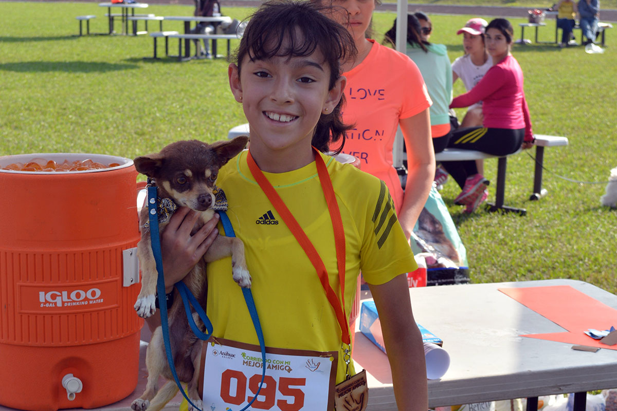 22 / 36 - Corriendo con mi Mejor Amigo: Una Carrera con Causa