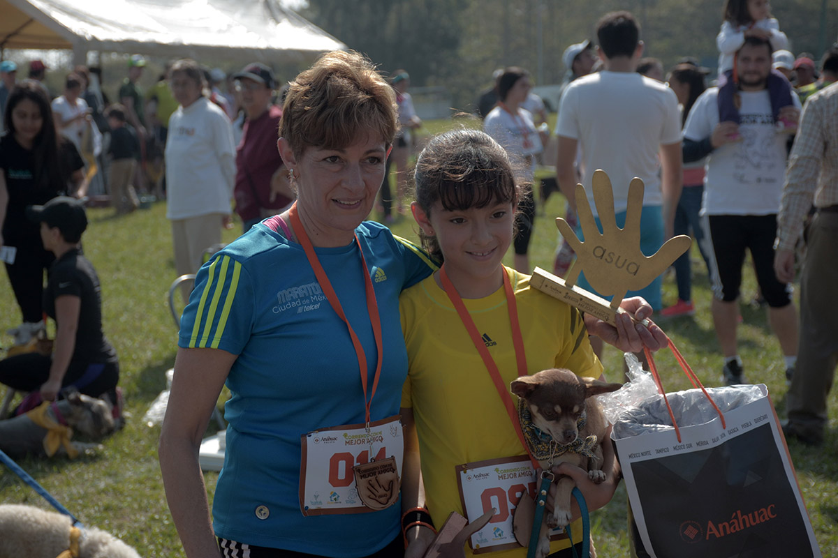 25 / 36 - Corriendo con mi Mejor Amigo: Una Carrera con Causa