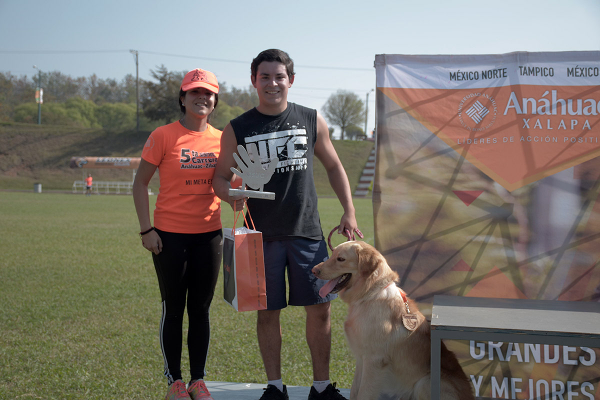 30 / 36 - Corriendo con mi Mejor Amigo: Una Carrera con Causa