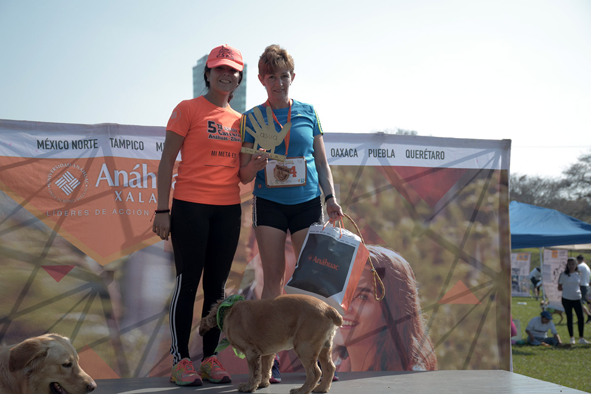 31 / 36 - Corriendo con mi Mejor Amigo: Una Carrera con Causa