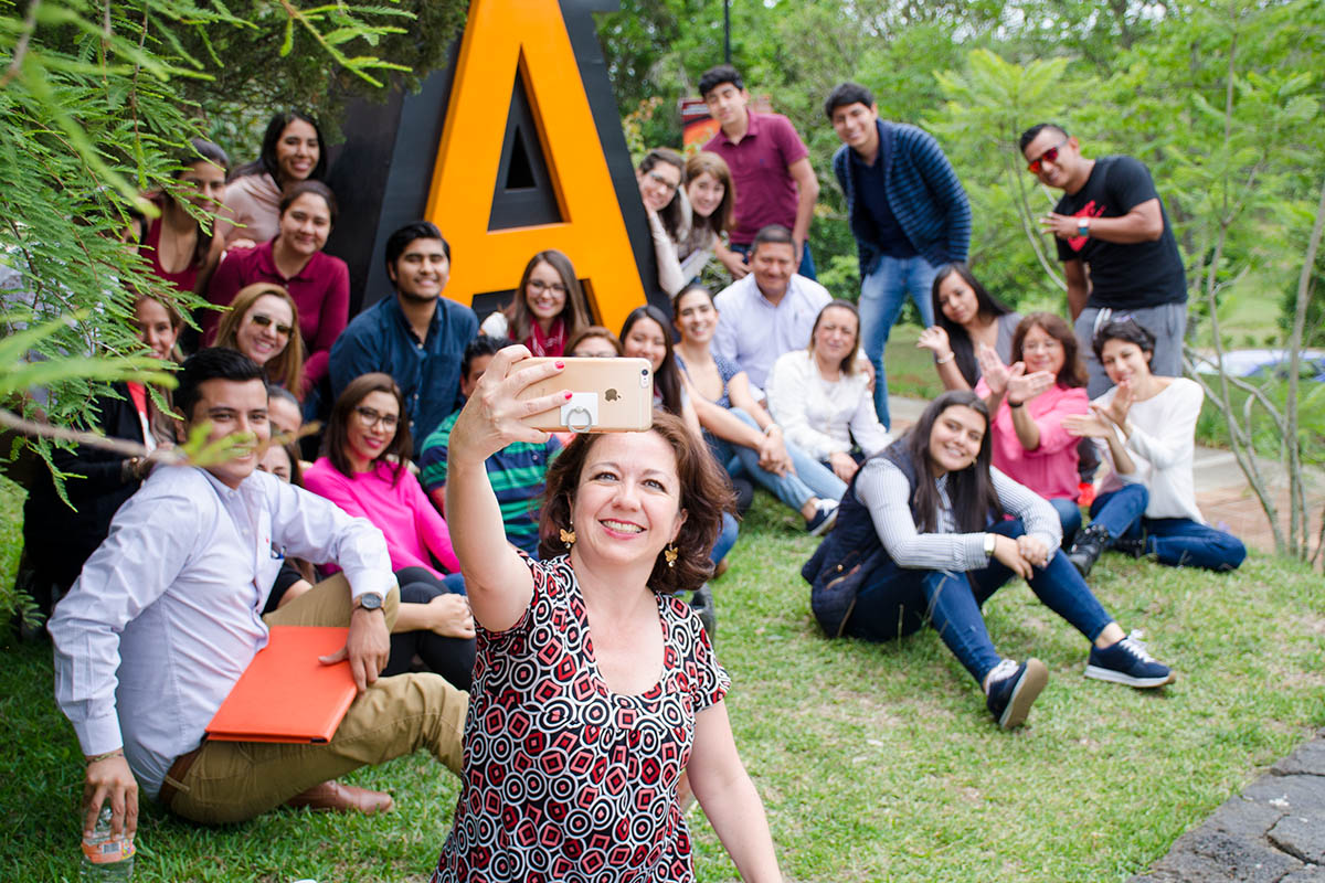 5 / 5 - El Efecto WOW llegó a la Universidad Anáhuac Xalapa