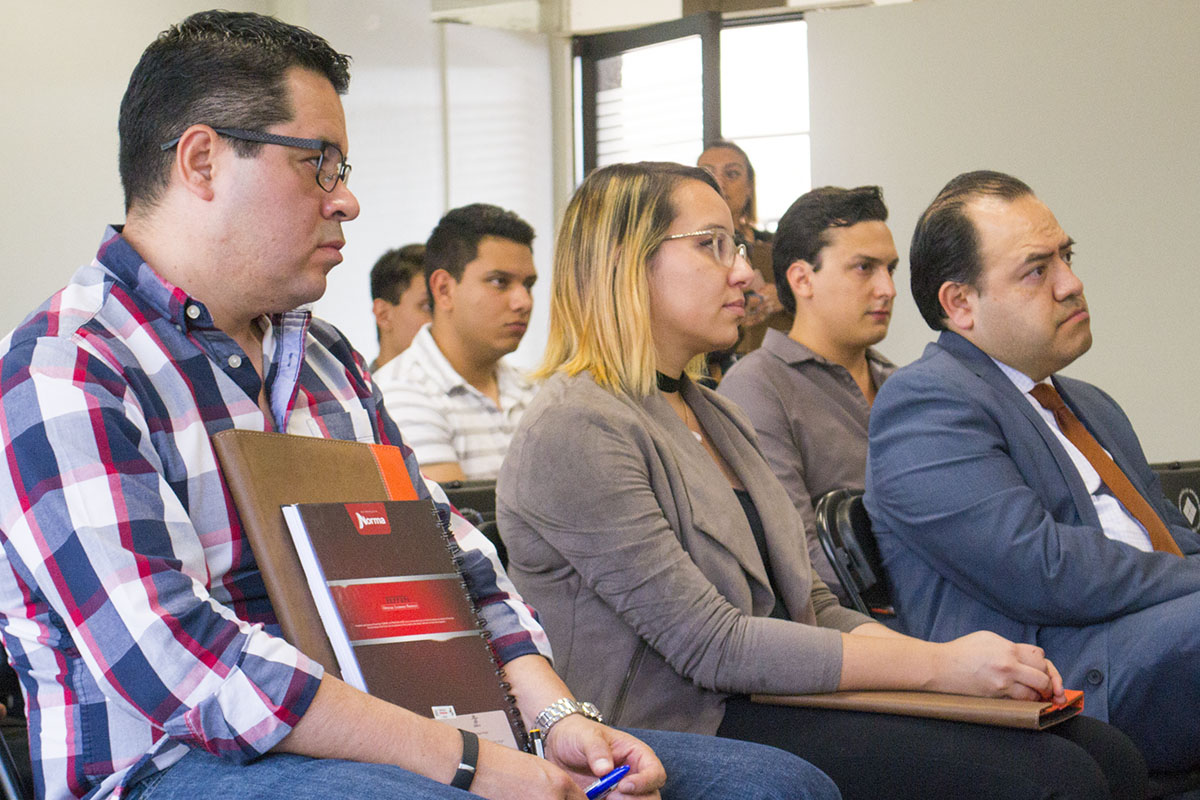 4 / 5 - Apertura de la XV Generación de Economía y Negocios