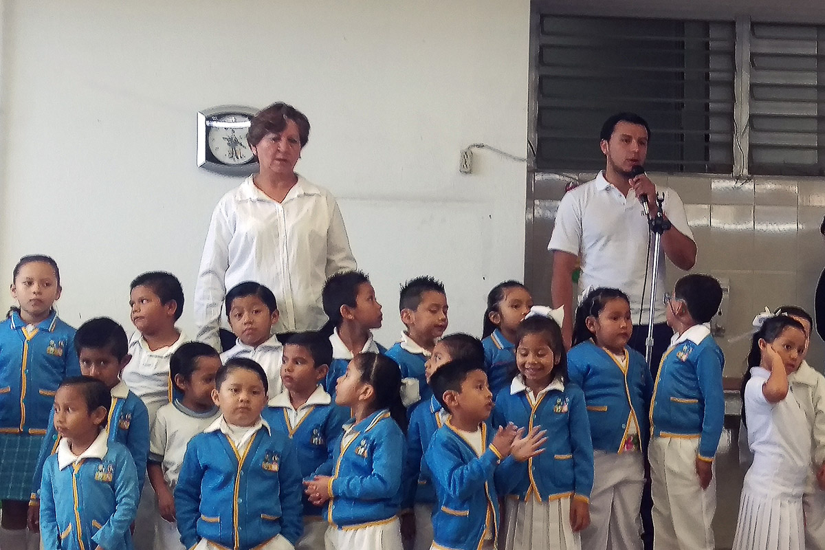 2 / 4 - El Jardín Juan Escutia participa en las campañas de reciclado de Ingeniería