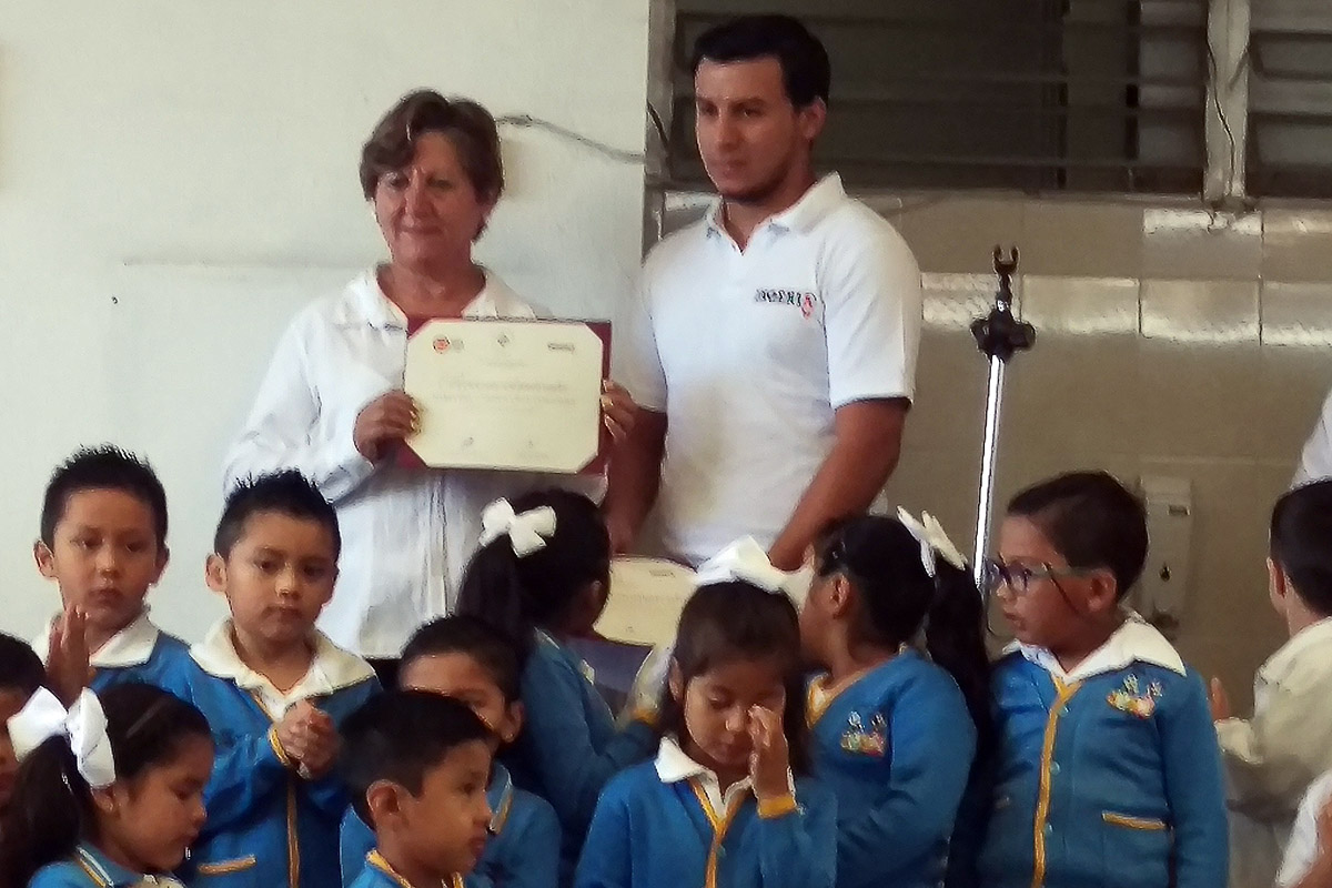 3 / 4 - El Jardín Juan Escutia participa en las campañas de reciclado de Ingeniería