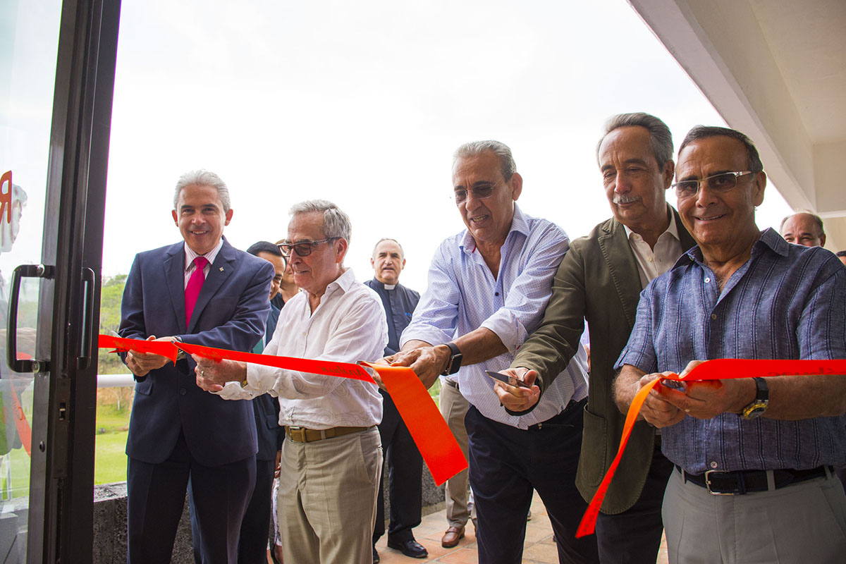 3 / 15 - Patronato de la UAX inaugura Laboratorios de Bachillerato Anáhuac