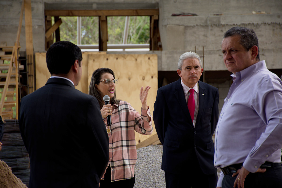 5 / 15 - Patronato de la UAX inaugura Laboratorios de Bachillerato Anáhuac