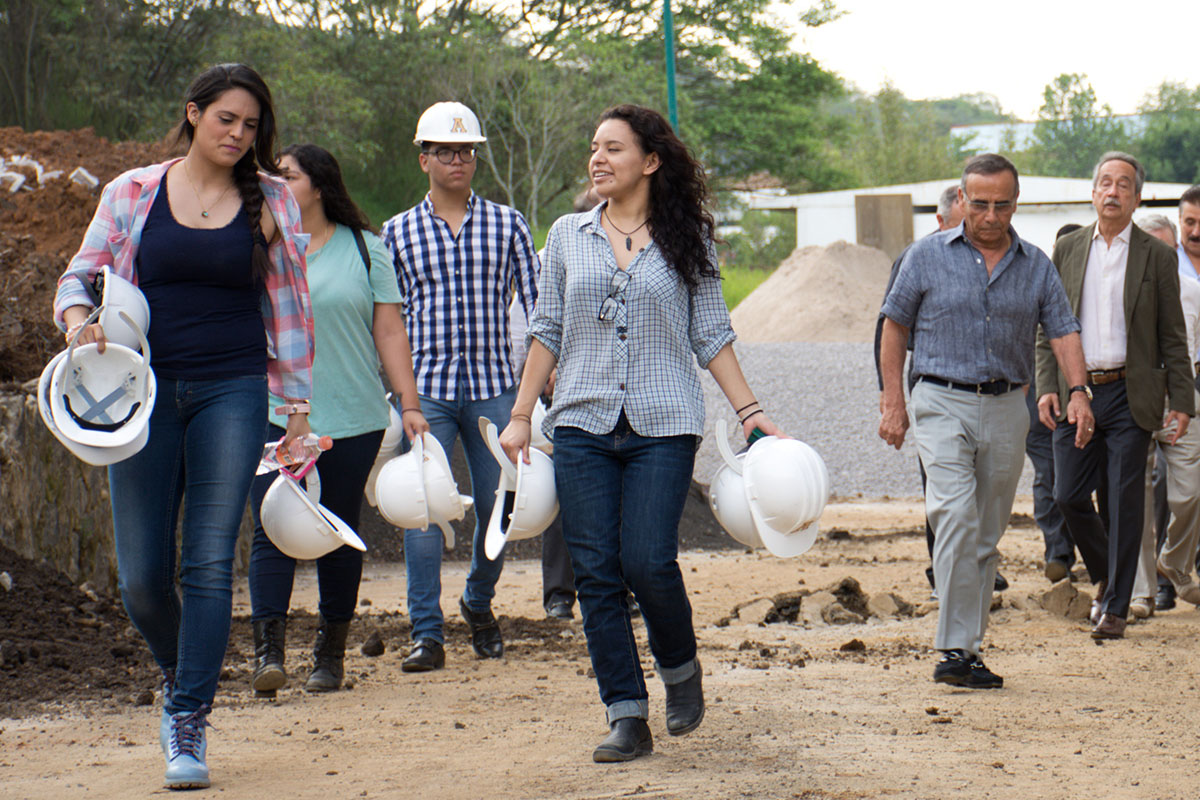 8 / 15 - Patronato de la UAX inaugura Laboratorios de Bachillerato Anáhuac