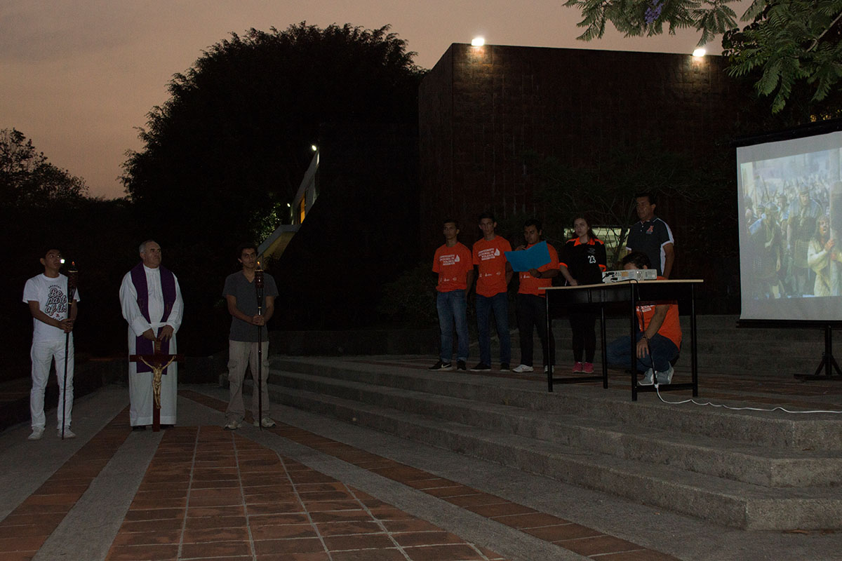 10 / 13 - La Comunidad Universitaria vive la Pasión de Cristo 2017