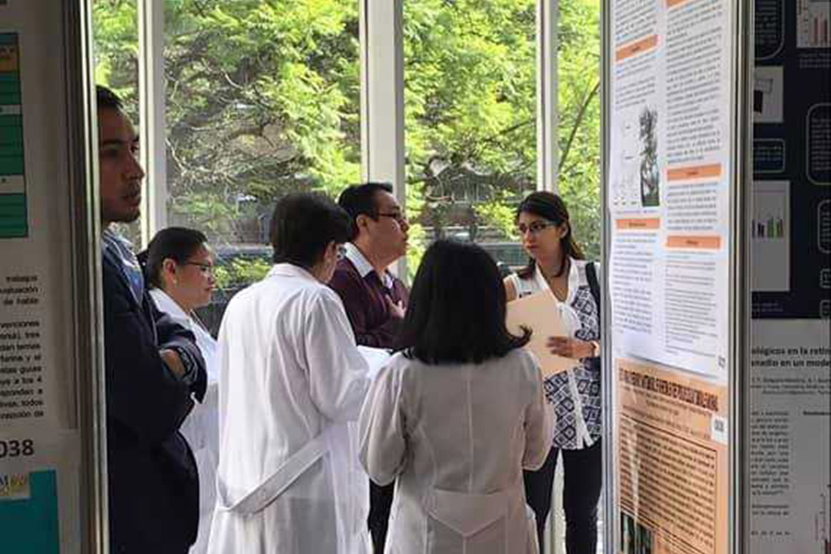 4 / 5 - Profesora de la Escuela de Medicina participa como evaluadora de la AMEFAR