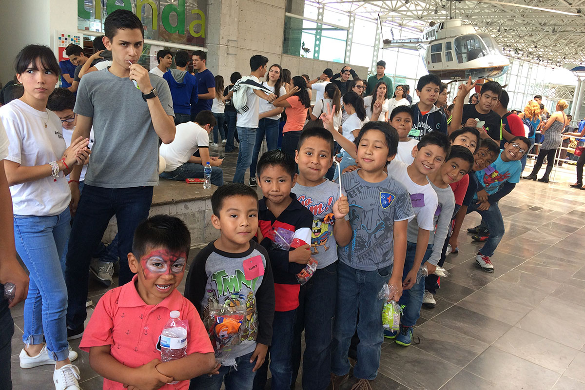 2 / 8 - Soñar Despierto y ASUA festejan a más de 250 niños en su día