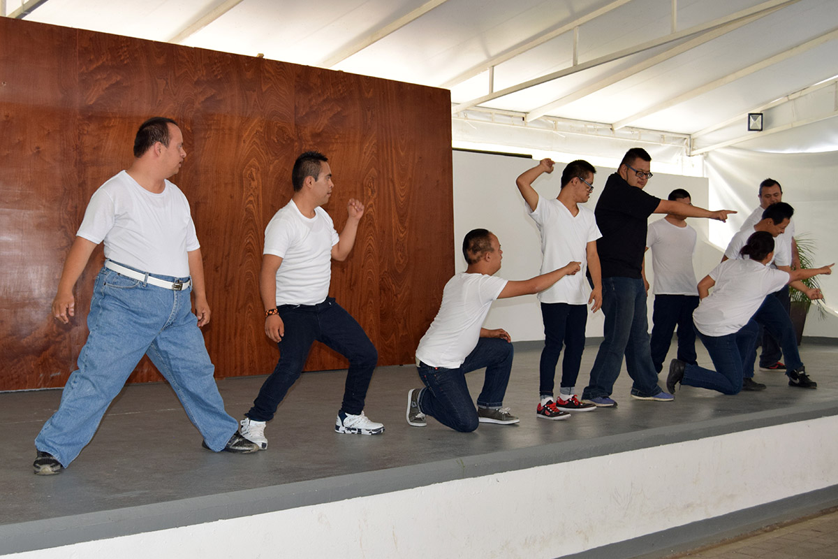 10 / 16 - Visita del Instituto Down de Xalapa