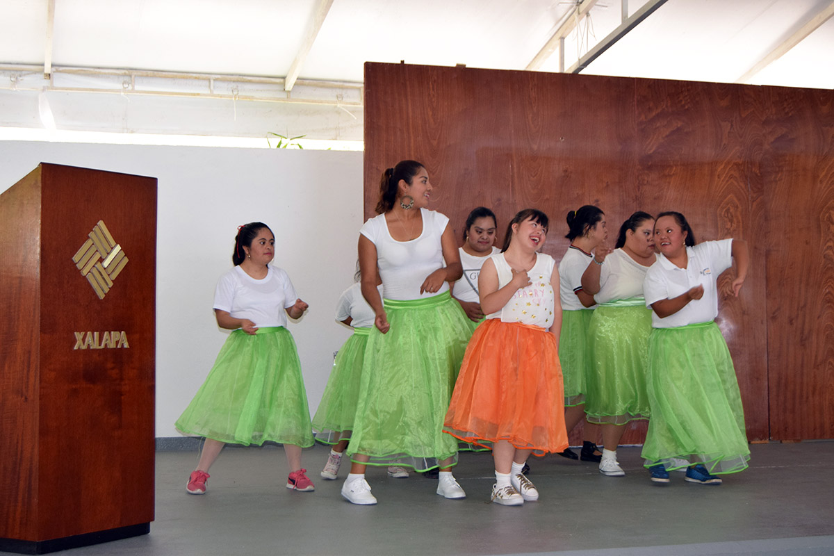 11 / 16 - Visita del Instituto Down de Xalapa