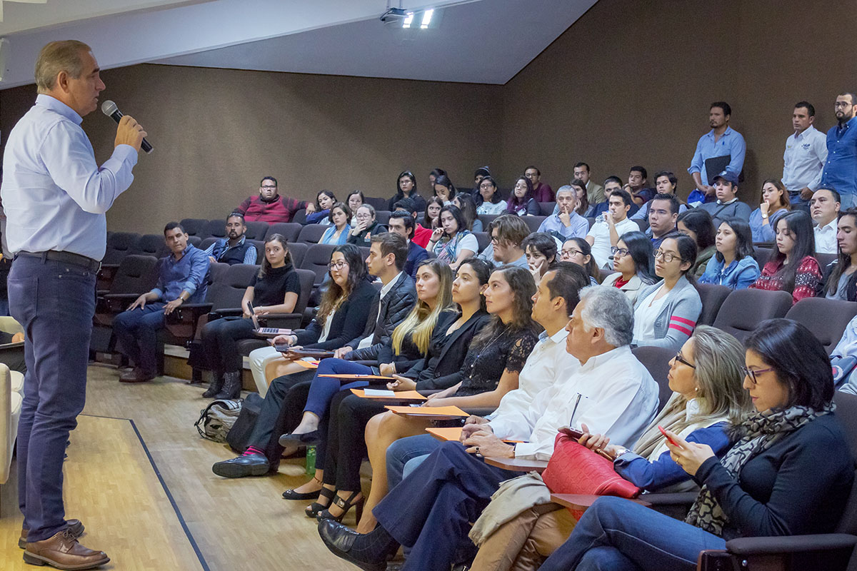 5 / 7 - Visita del Lic. Julen Rementeria