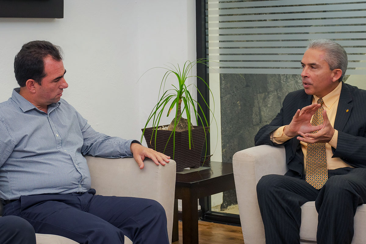 2 / 8 - Visita del Mtro. José Francisco Yunes