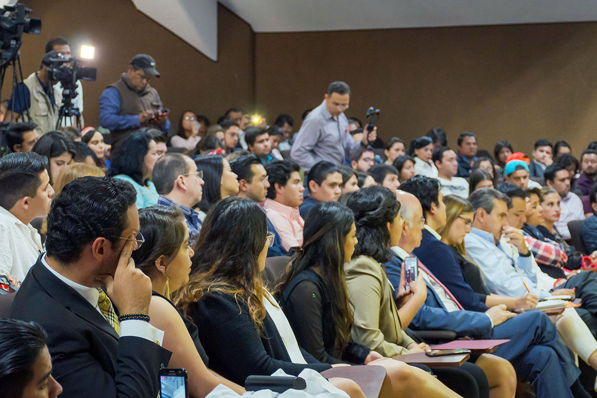 7 / 8 - Visita del Mtro. José Francisco Yunes