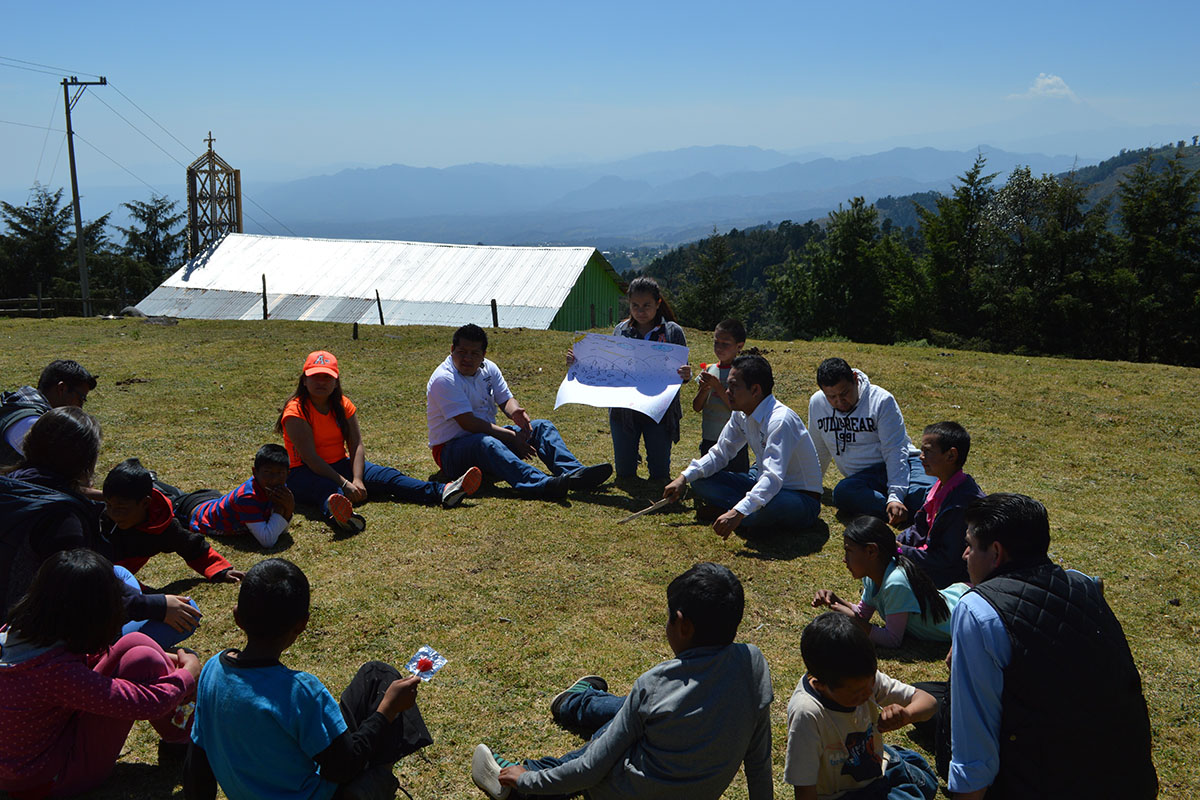 3 / 4 - Grupo ASUA y Asadero Cien visitaron comunidad en Xico