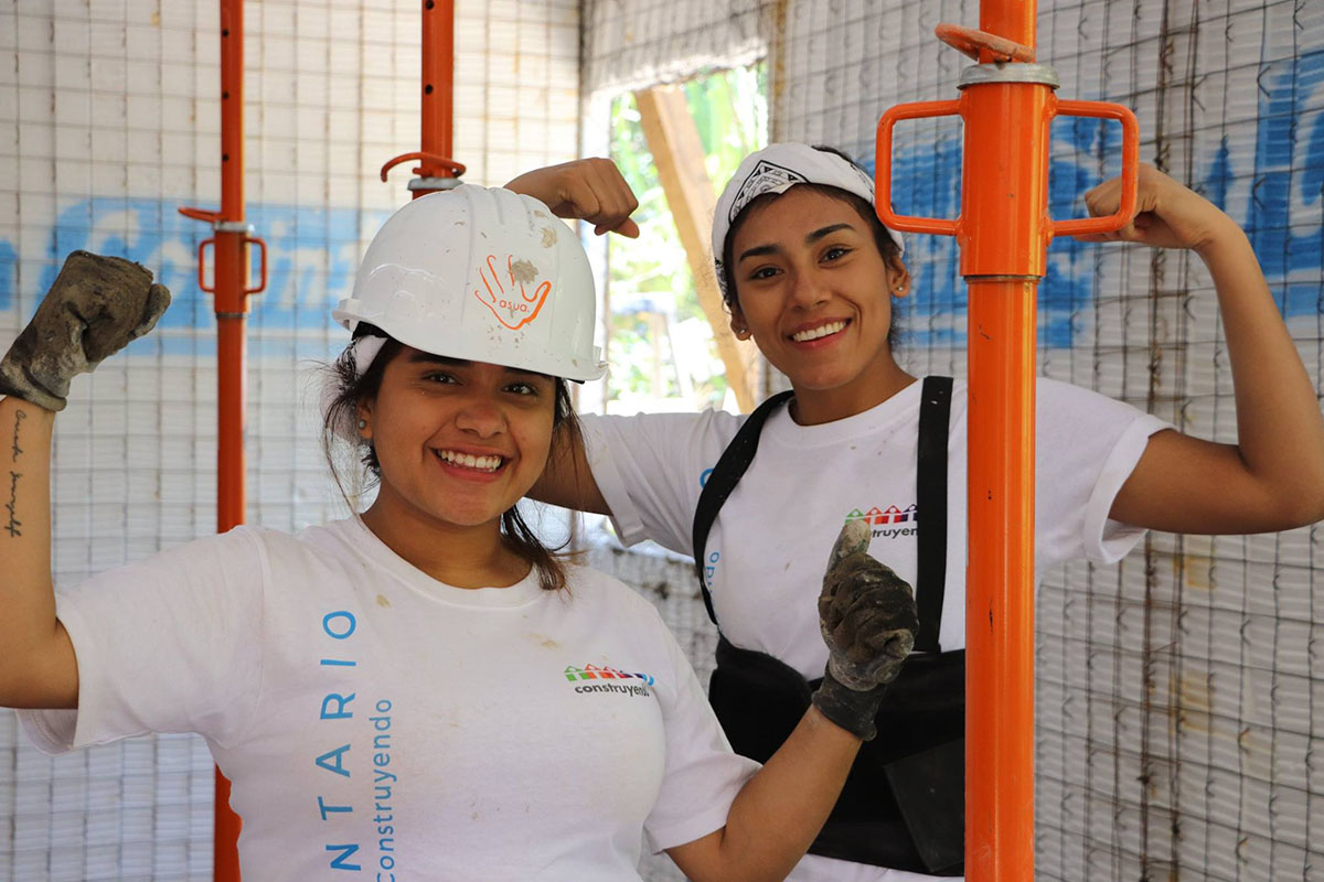 2 / 10 - ASUA Construye entrega casas en San Antonio Alpanocan