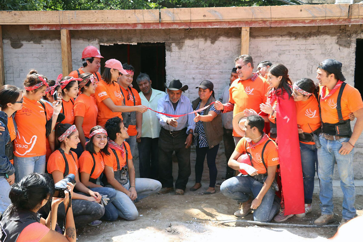 8 / 10 - ASUA Construye entrega casas en San Antonio Alpanocan