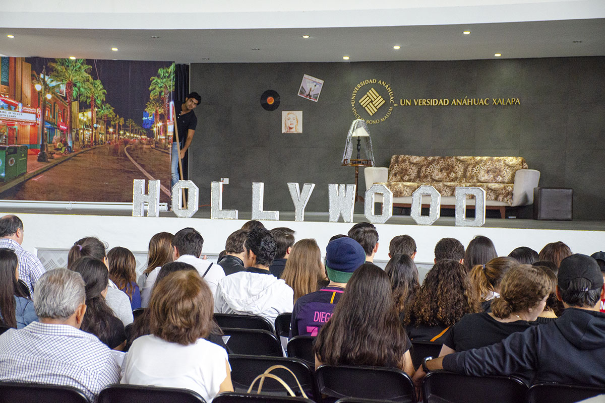 1 / 17 - Alumnos de Cuarto Semestre presentaron la obra La Era Del Rock