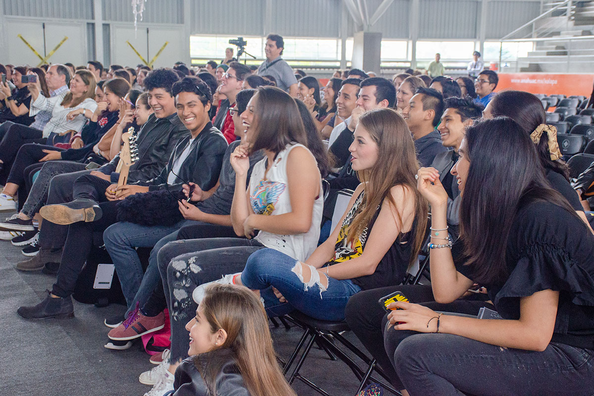 7 / 17 - Alumnos de Cuarto Semestre presentaron la obra La Era Del Rock