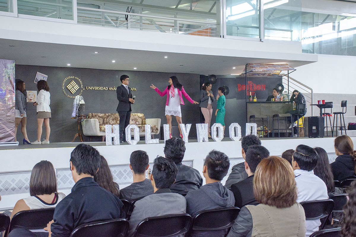 8 / 17 - Alumnos de Cuarto Semestre presentaron la obra La Era Del Rock