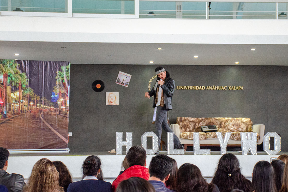 15 / 17 - Alumnos de Cuarto Semestre presentaron la obra La Era Del Rock